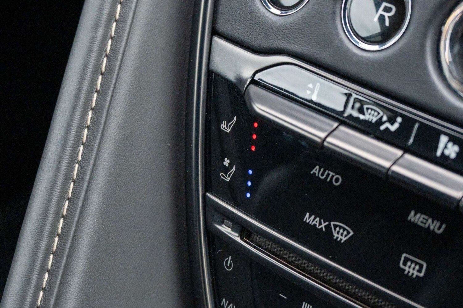 Used Aston Martin DB11 2022 for sale - 77460281: Photo 43