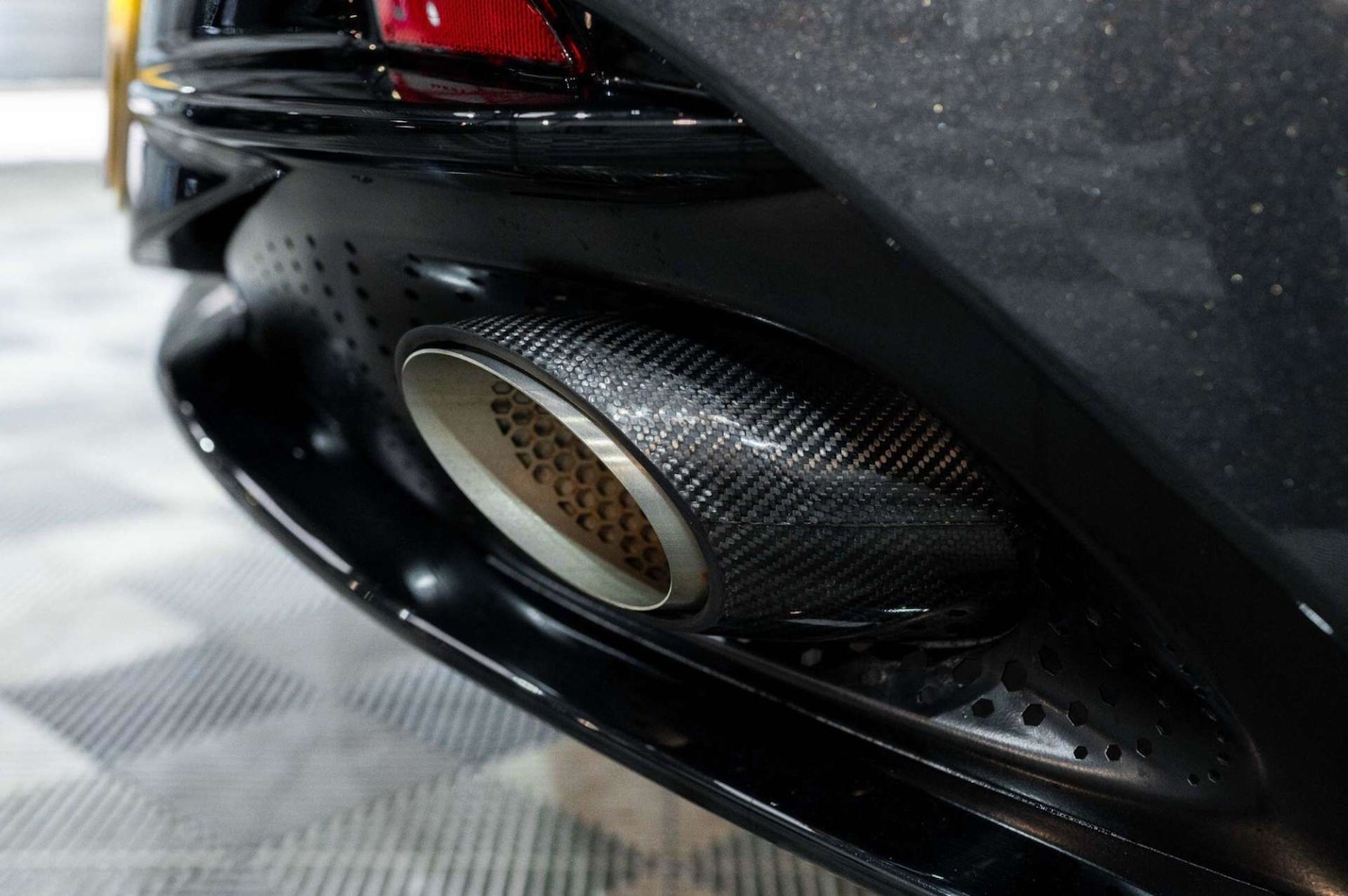 Used Aston Martin DB11 2022 for sale - 77460281: Photo 48