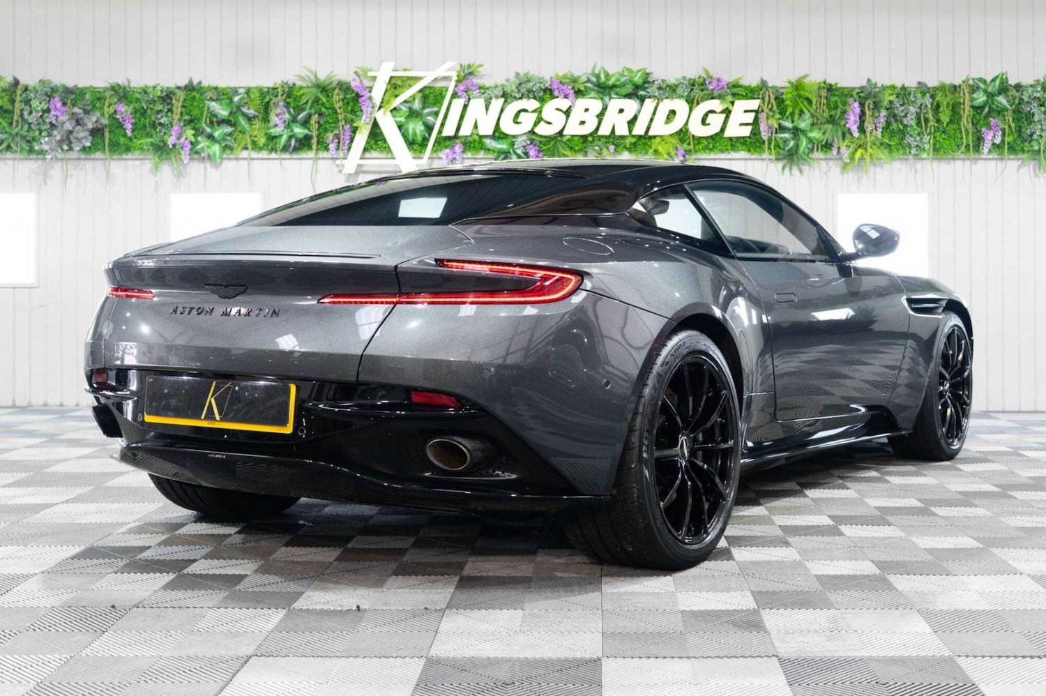 Used Aston Martin DB11 2022 for sale - 77460281: Photo 5