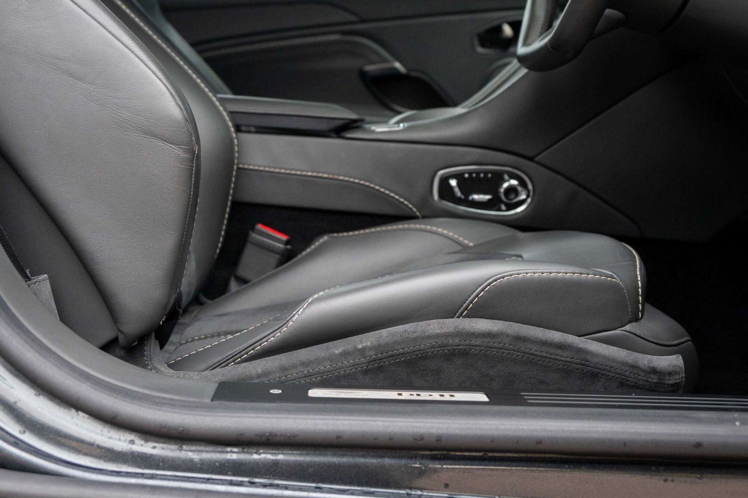 Used Aston Martin DB11 2022 for sale - 77460281: Photo 50