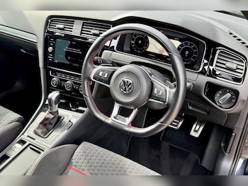 Used Volkswagen Golf 2019 for sale - 75854524: Photo