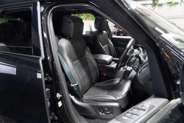 Used Land Rover Discovery 2023 for sale - 76203156: Photo 2