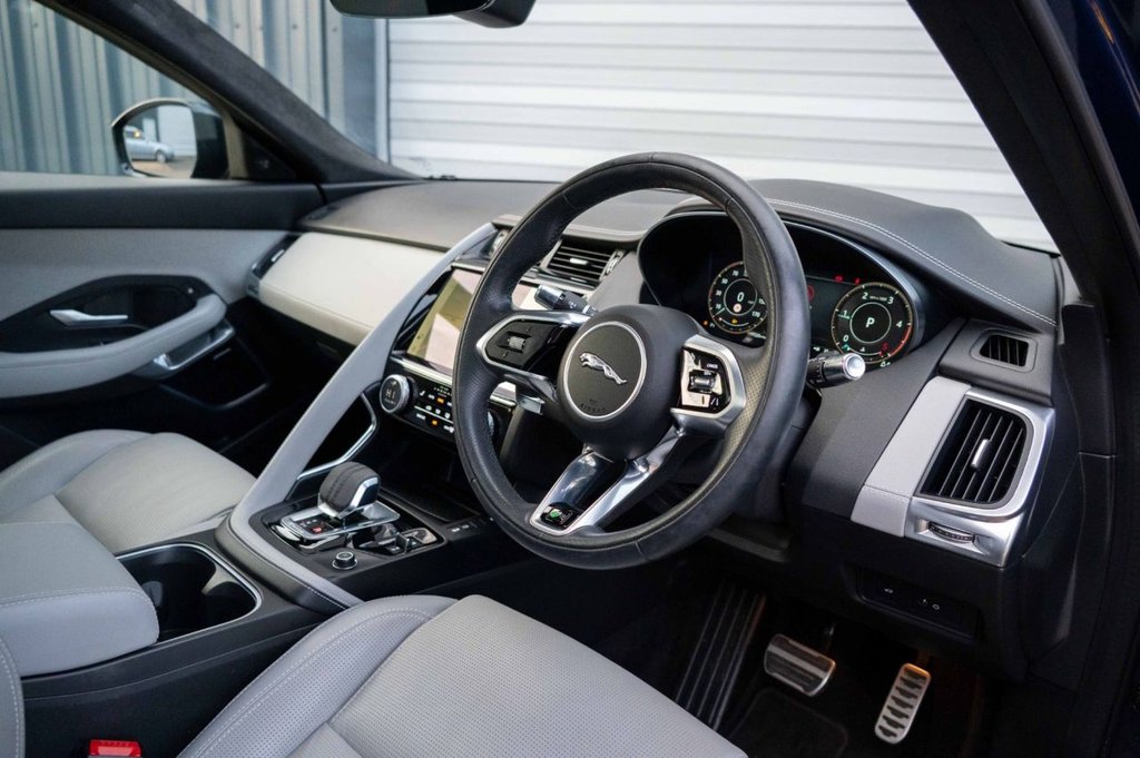 Used Jaguar E-Pace 2021 for sale - 76655096: Photo 2