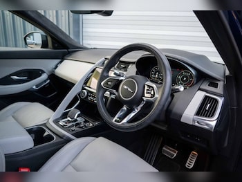 Used Jaguar E-Pace 2021 for sale - 76655096: Photo