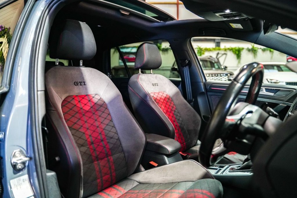 Used Volkswagen Golf 2020 for sale - 76216795: Photo 4