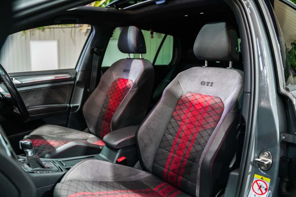 Used Volkswagen Golf 2020 for sale - 76216795: Photo 42
