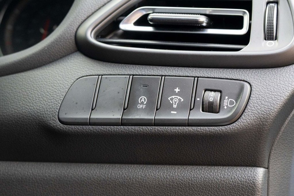 Used Hyundai i30 2023 for sale - 76445714: Photo 49