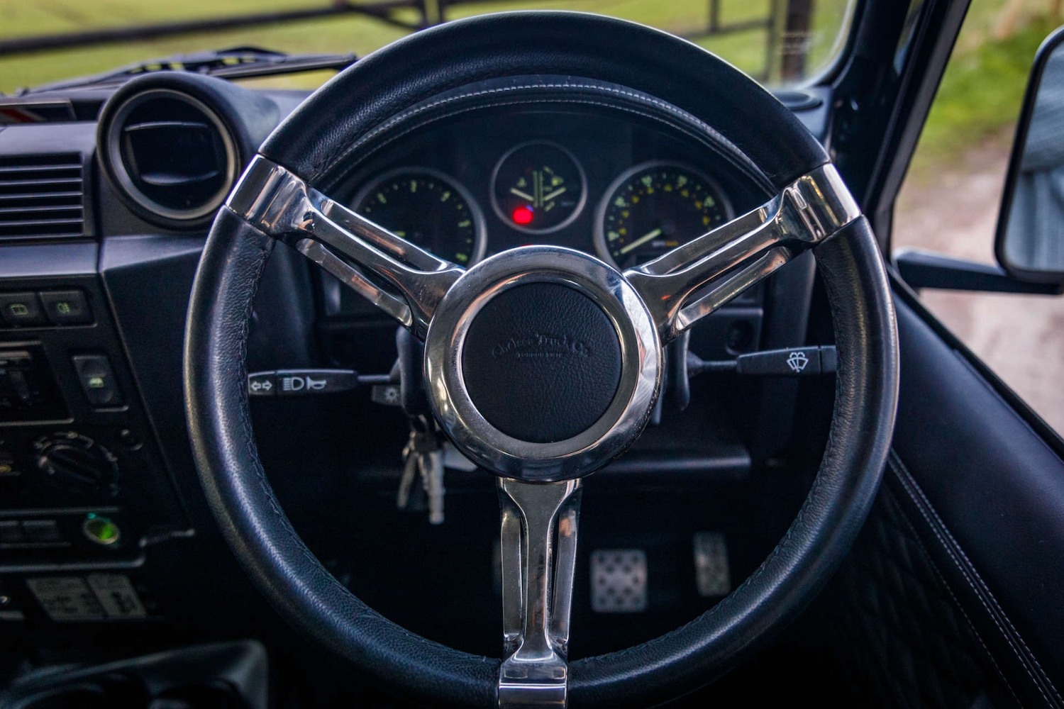 Used Land Rover Defender 110 2015 for sale - 77850588: Photo 29