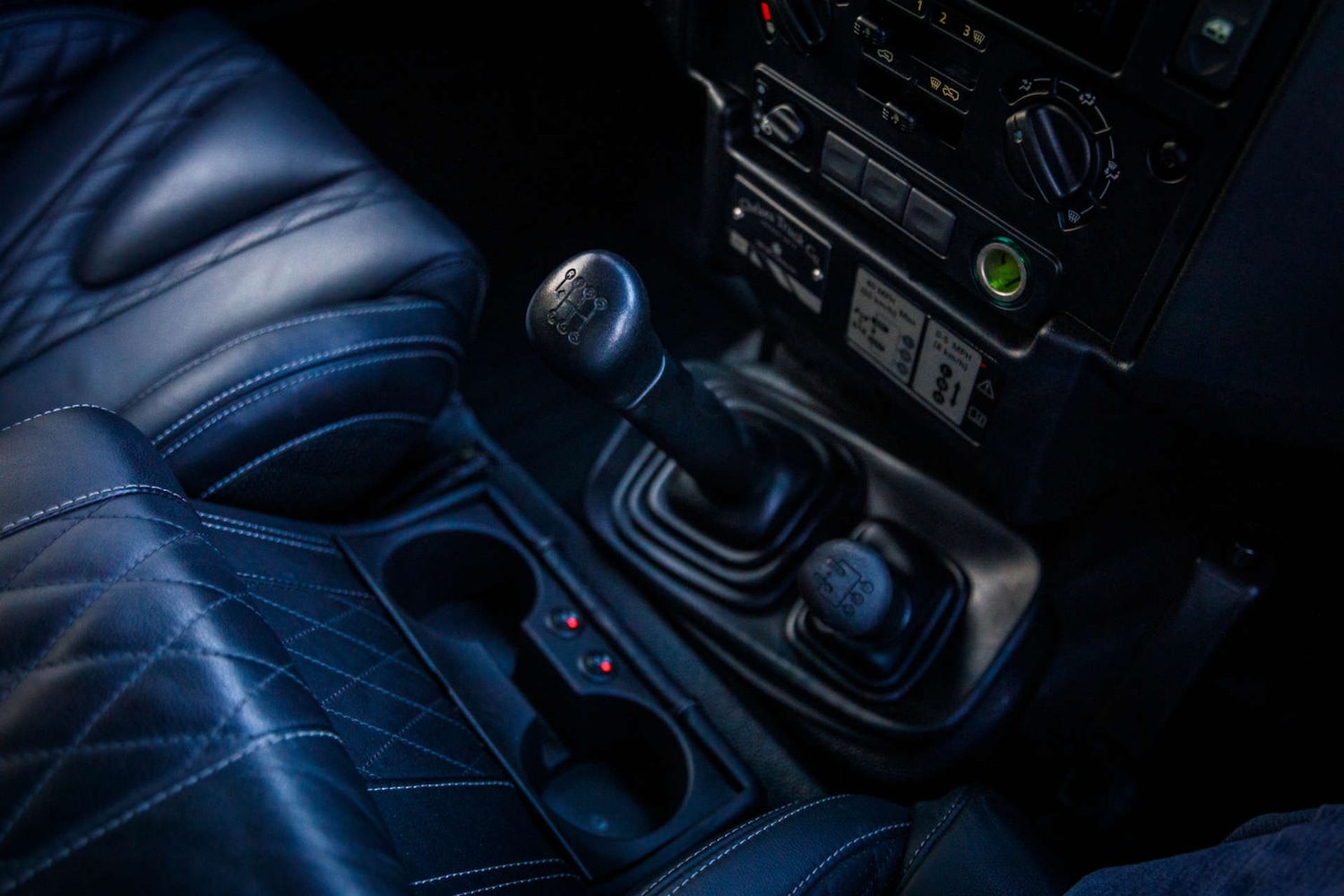 Used Land Rover Defender 110 2015 for sale - 77850588: Photo 32