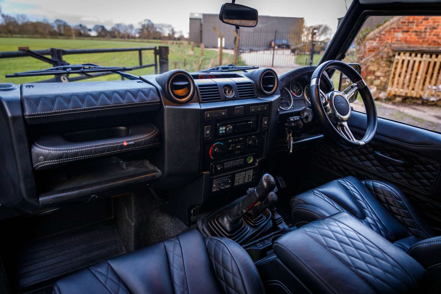 Used Land Rover Defender 110 2015 for sale - 77850588: Photo 46