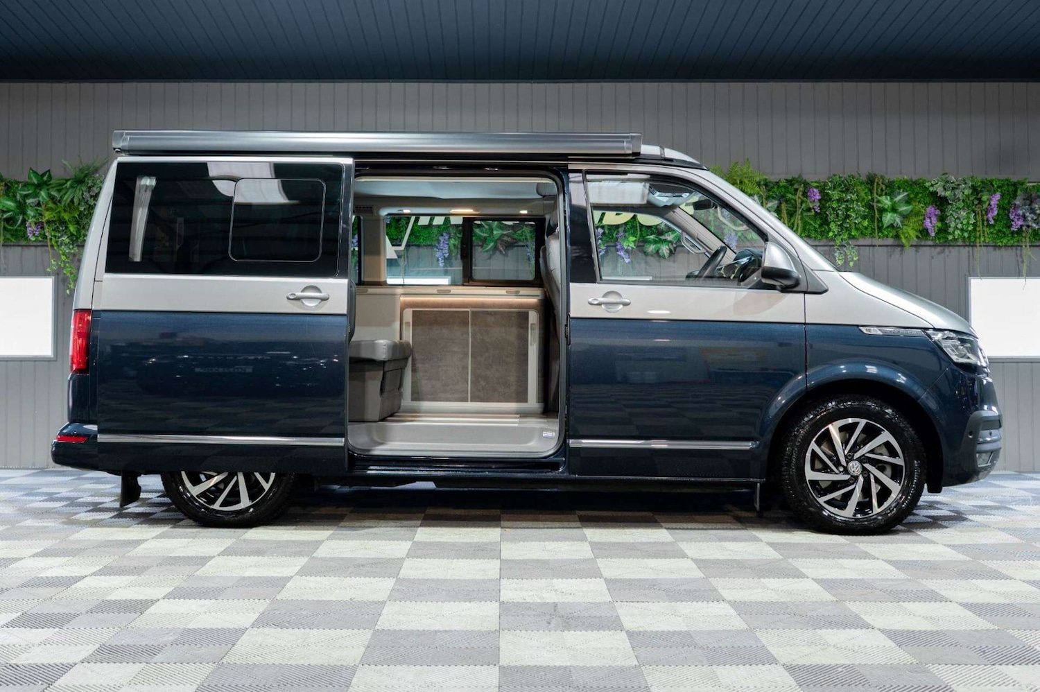 Used Volkswagen California 2023 for sale - 77460267: Photo 4