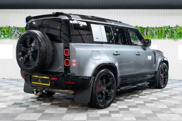 Used Land Rover Defender 2021 for sale - 74023695: Photo 3