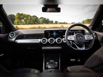Used Mercedes-Benz GLB 2023 for sale - 79233061: Photo