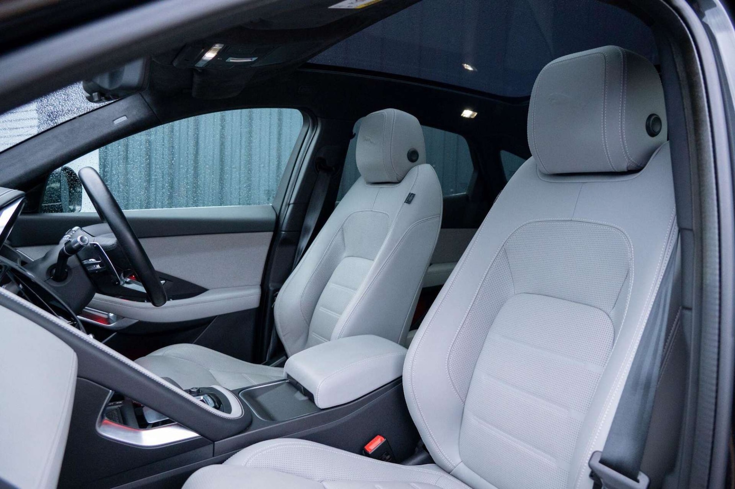 Used Jaguar E-Pace 2020 for sale - 77460294: Photo 2