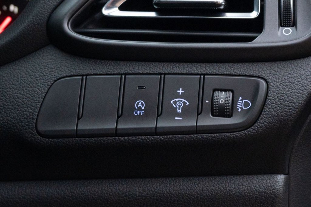 Used Hyundai i30 2023 for sale - 77356664: Photo 15