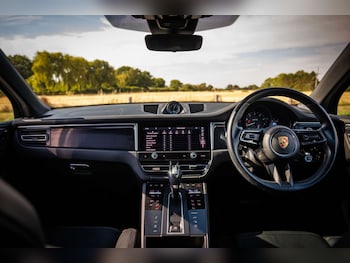 Used Porsche Macan 2023 for sale - 79481522: Photo