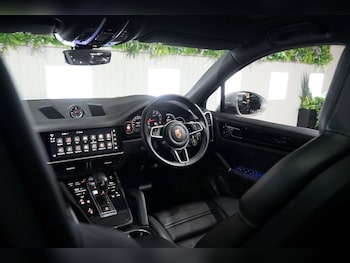 Used Porsche Cayenne 2023 for sale - 77319599: Photo