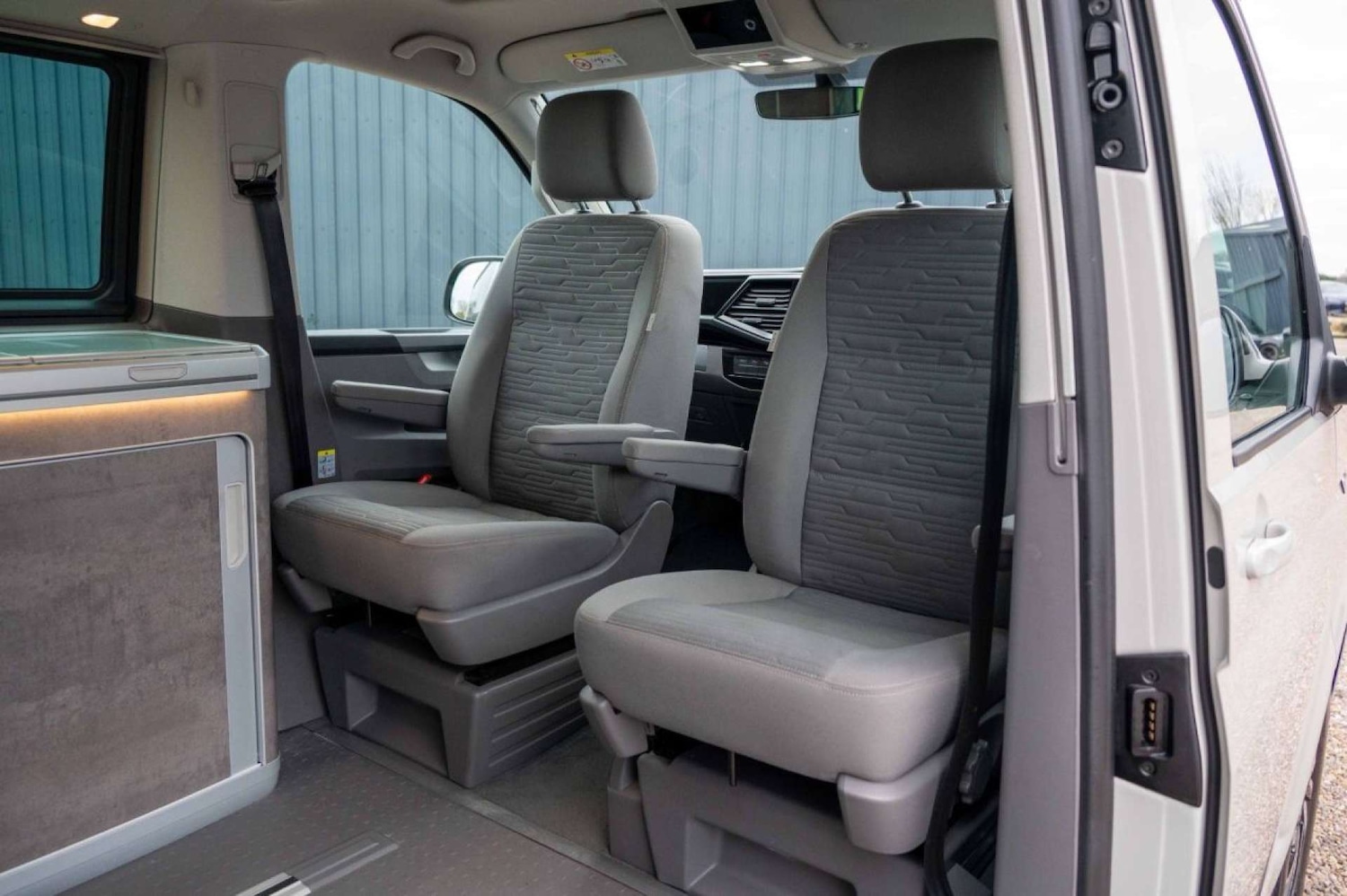 Used Volkswagen California 2023 for sale - 77494188: Photo 2