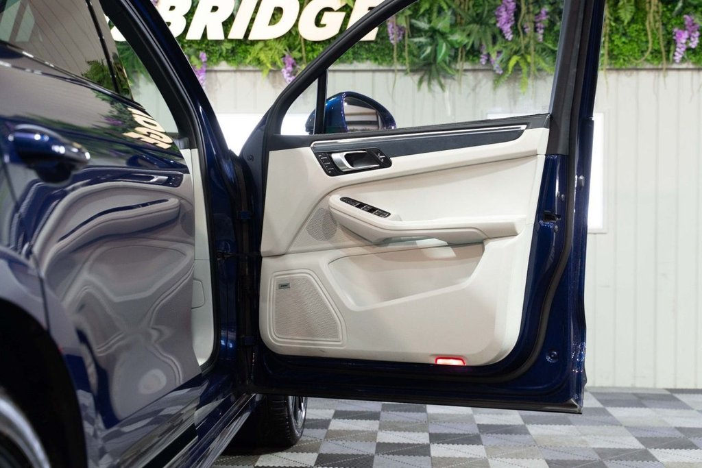 Used Porsche Macan 2022 for sale - 77451443: Photo 32