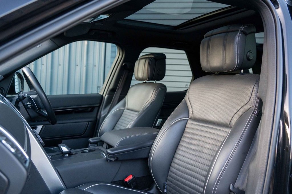 Used Land Rover Discovery 2023 for sale - 76797984: Photo 2