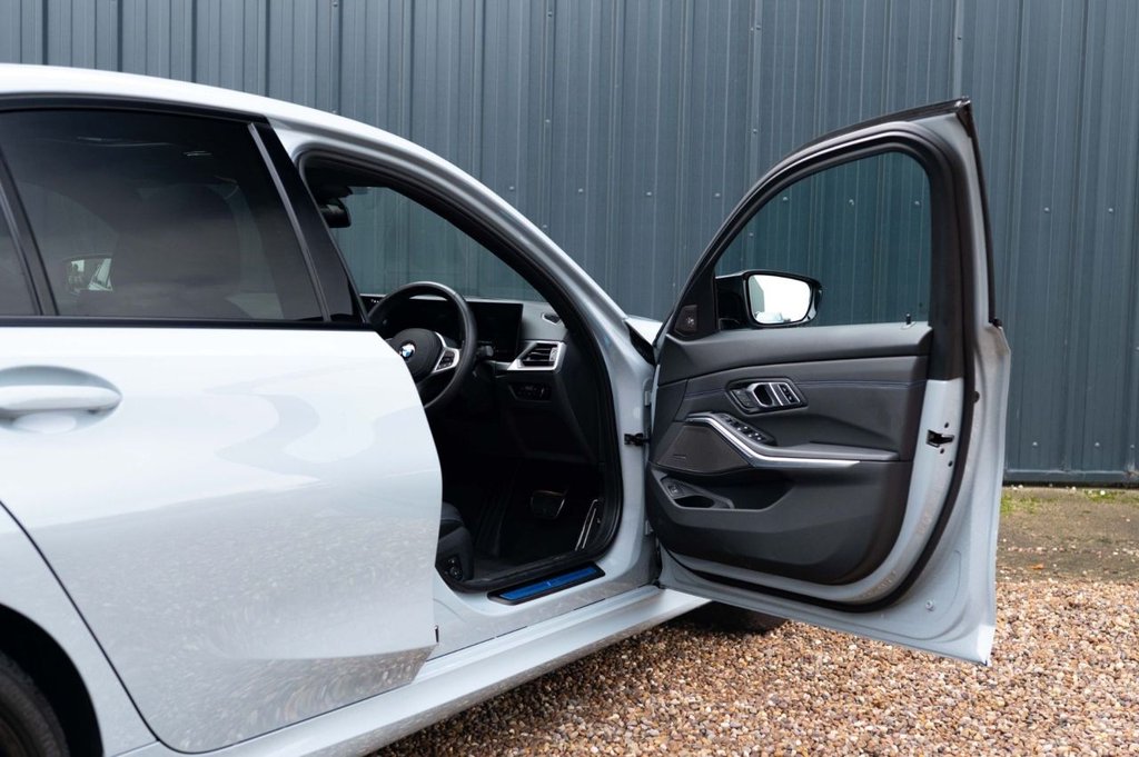 Used BMW 3 Series 2023 for sale - 76430004: Photo 9