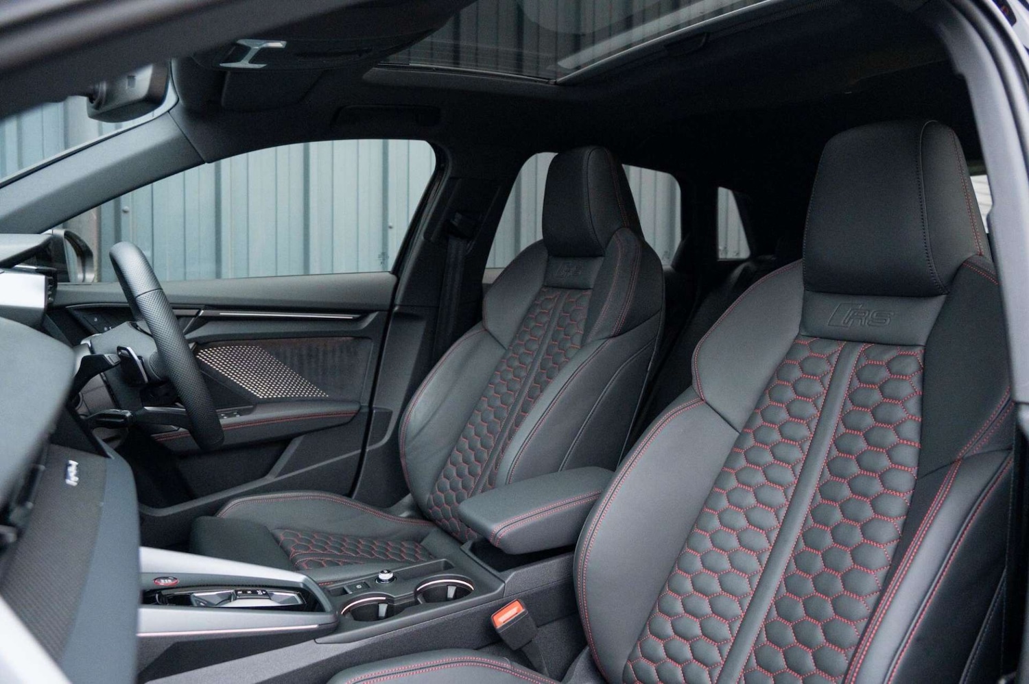 Used Audi RS3 2025 for sale - 77460252: Photo 2