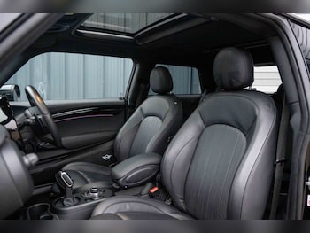 Used MINI Hatch 2023 for sale - 76510182: Photo