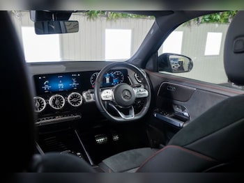 Used Mercedes-Benz GLB 2022 for sale - 76081151: Photo 2