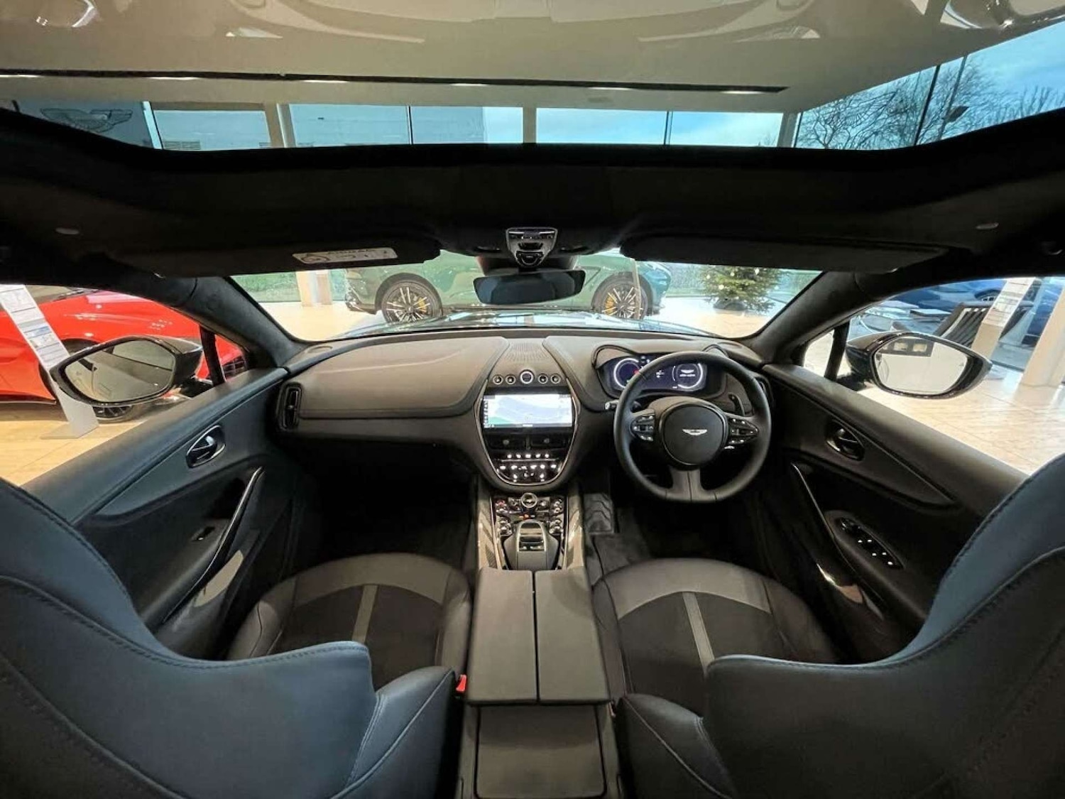 Used Aston Martin DBX 2023 for sale - 77762336: Photo 2