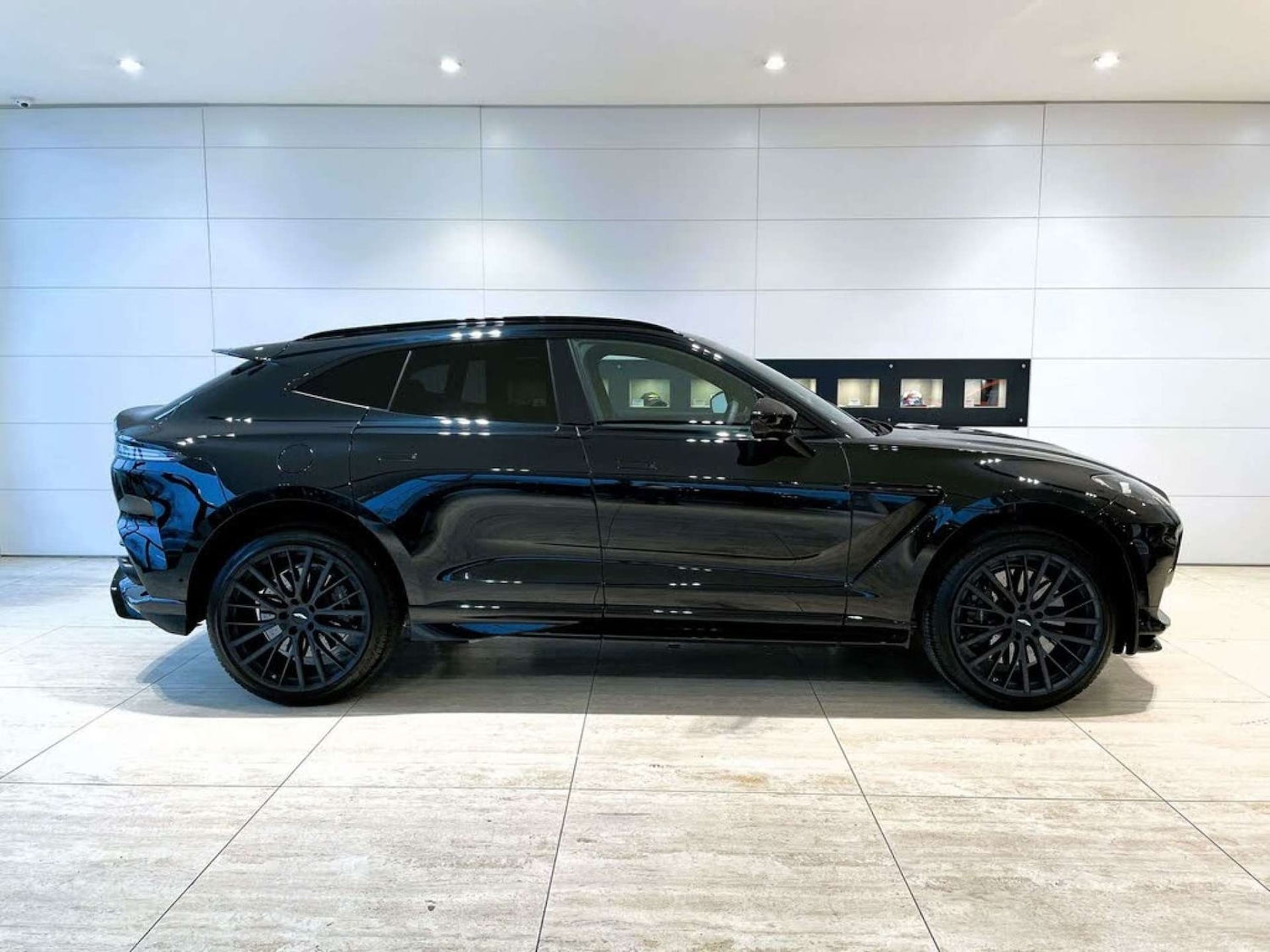 Used Aston Martin DBX 2023 for sale - 77762336: Photo 3