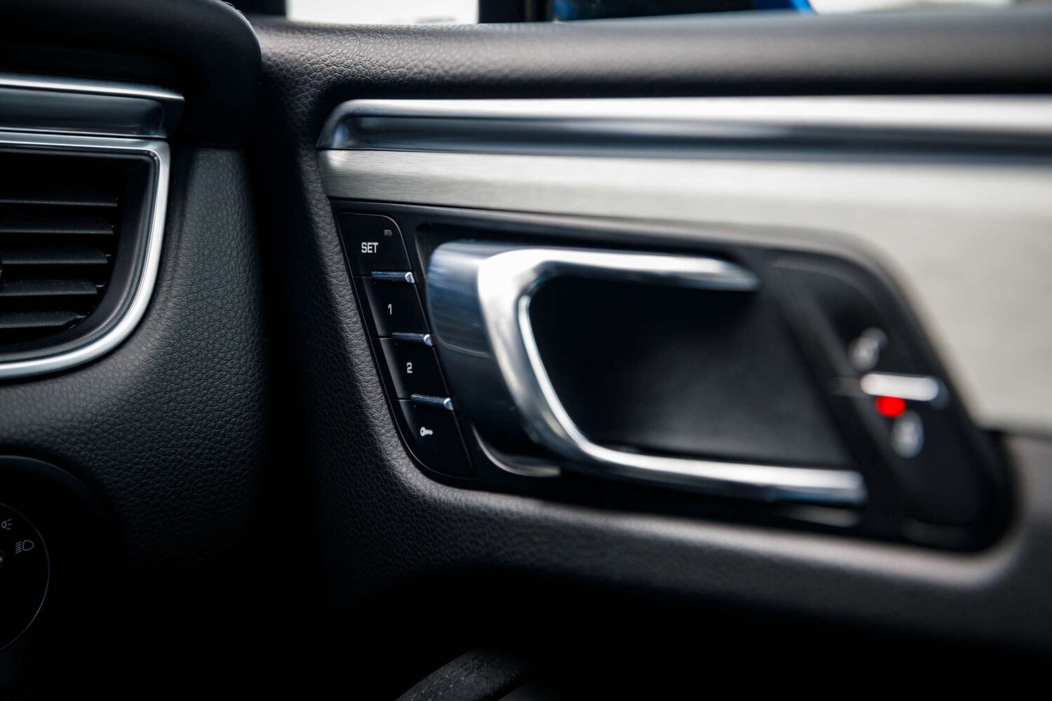 Used Porsche Macan 2016 for sale - 77836385: Photo 37