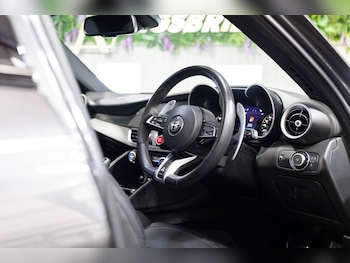 Used Alfa Romeo Giulia 2022 for sale - 75992556: Photo