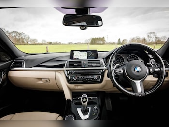 Used BMW 3 Series 2018 for sale - 77872420: Photo