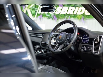 Used Porsche Cayenne 2022 for sale - 75947308: Photo