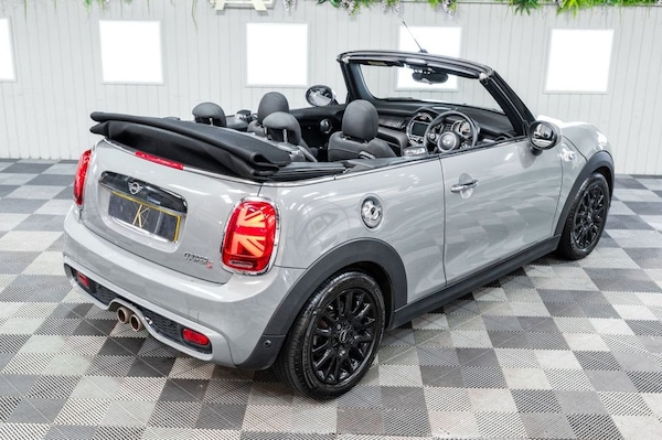 Used MINI Convertible 2019 for sale - 75206513: Photo 1