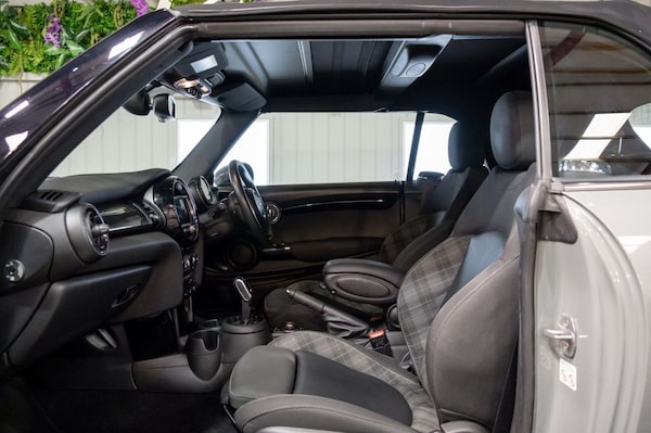 Used MINI Convertible 2019 for sale - 75206513: Photo 26