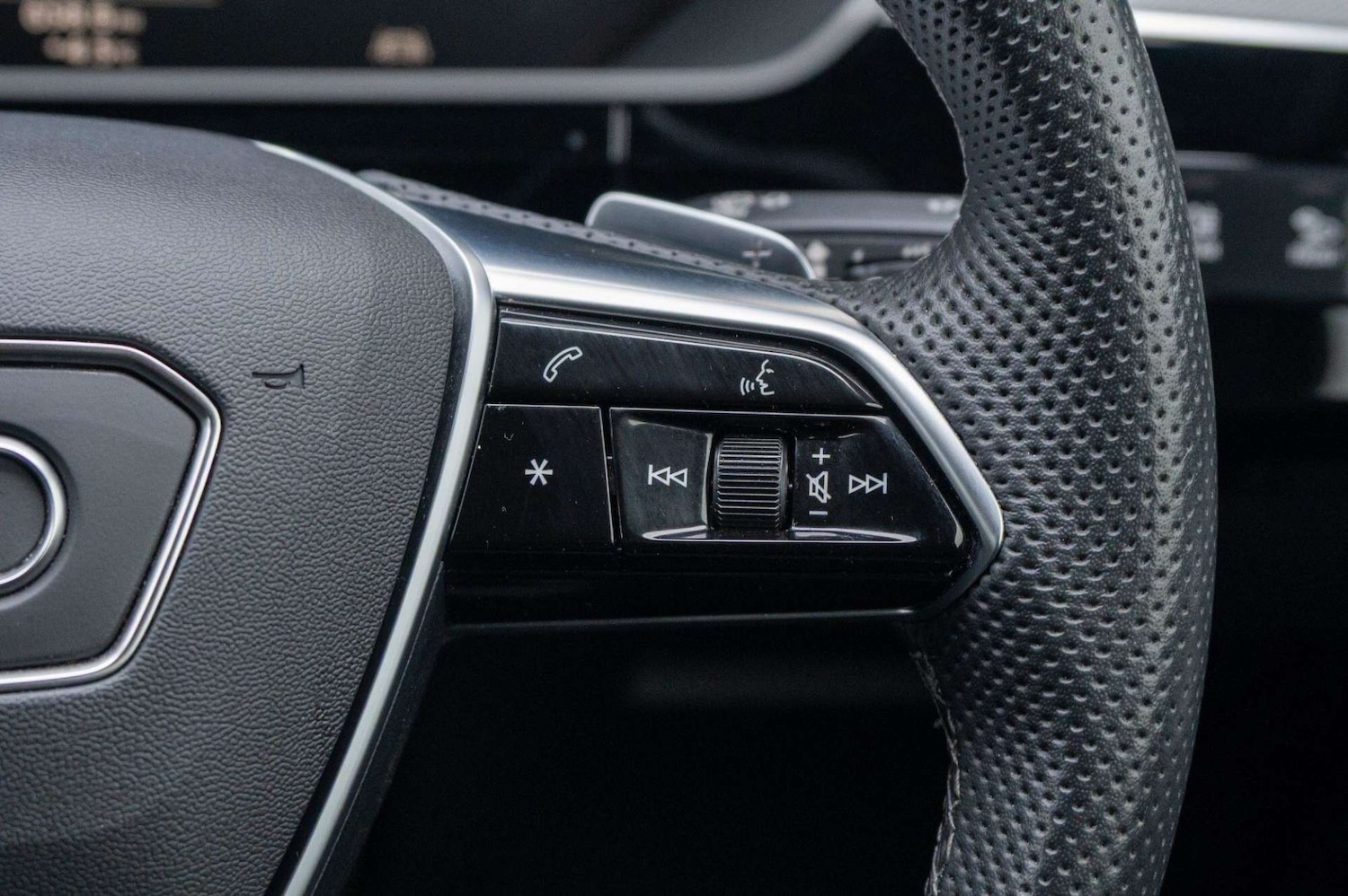 Used Audi Q8 2023 for sale - 77460260: Photo 29