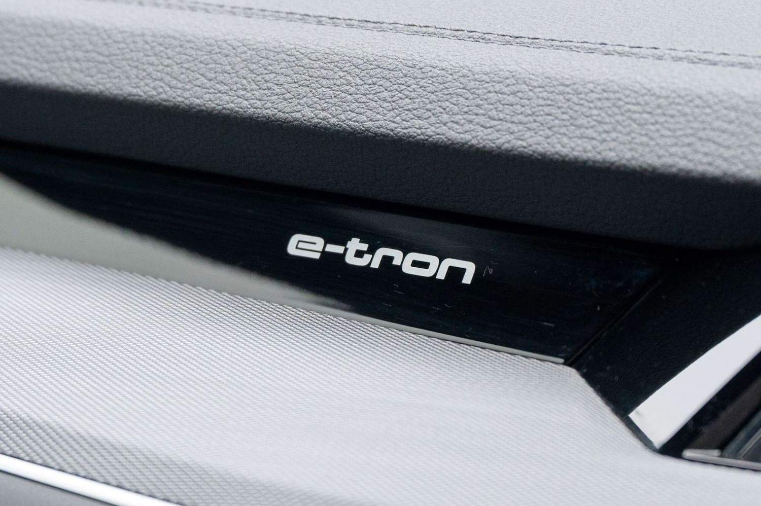 Used Audi Q8 2023 for sale - 77460260: Photo 31