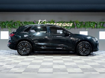 Used Audi Q8 2023 for sale - 77460260: Photo