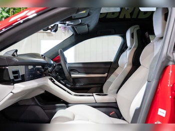 Used Porsche Taycan 2024 for sale - 78360697: Photo