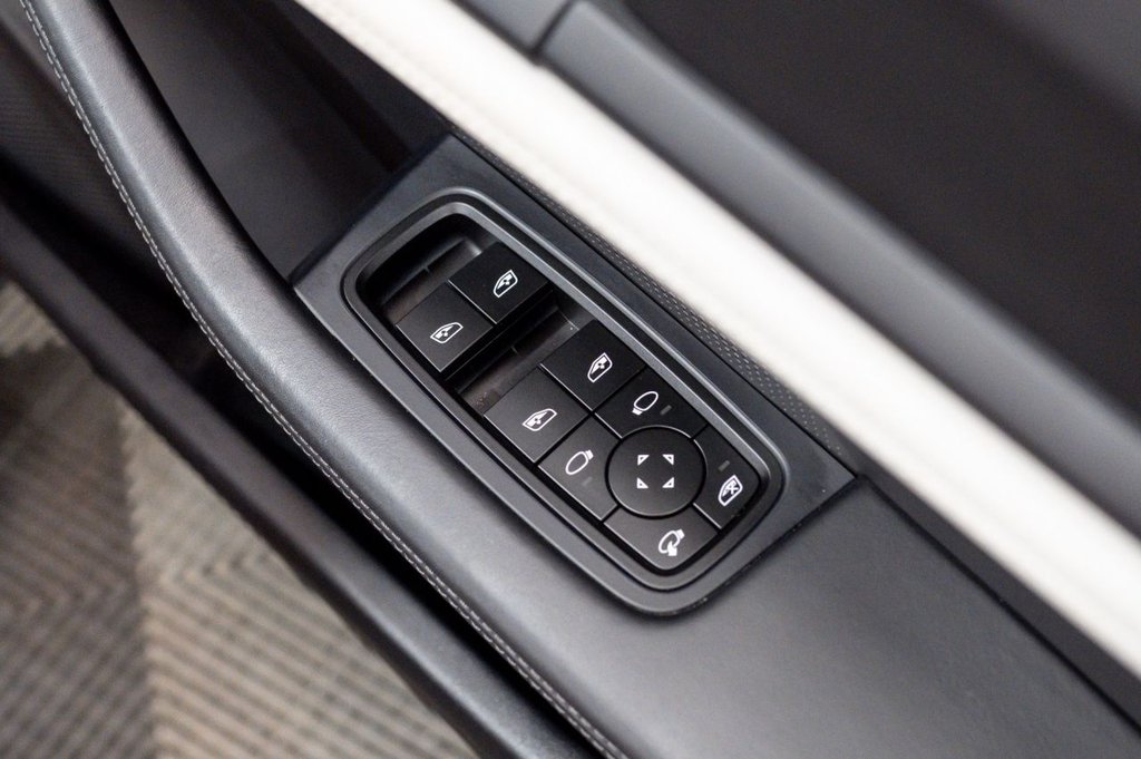 Used Porsche Taycan 2024 for sale - 75877139: Photo 17