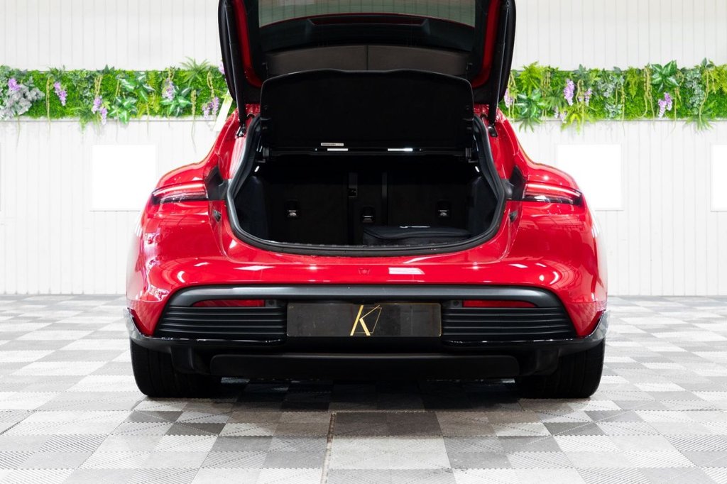 Used Porsche Taycan 2024 for sale - 75877139: Photo 8