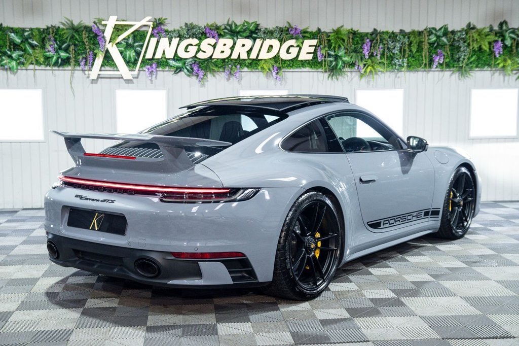 Used Porsche 911 2023 for sale - 76910345: Photo 2