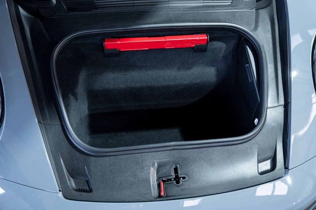 Used Porsche 911 2023 for sale - 76910345: Photo 30