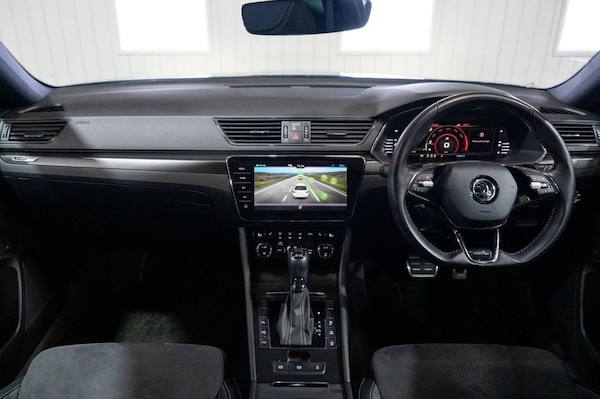 Used Skoda Superb 2021 for sale - 76111895: Photo 2