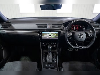 Used Skoda Superb 2021 for sale - 76111895: Photo 2