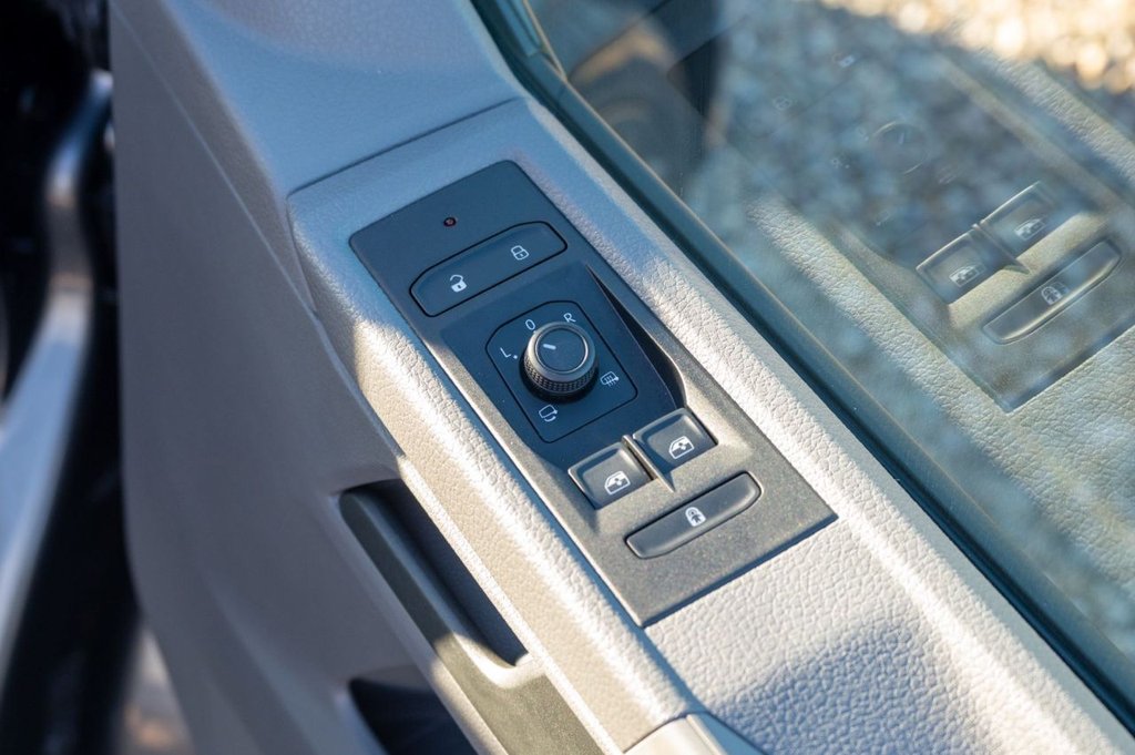 Used Volkswagen Transporter 2024 for sale - 77110768: Photo 41