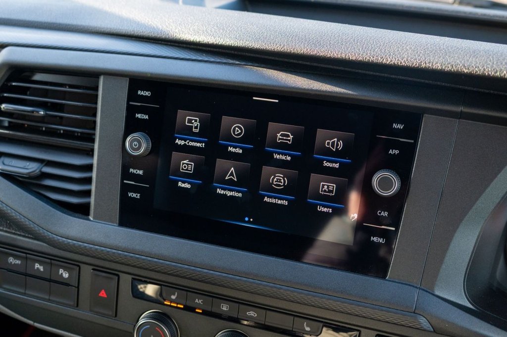 Used Volkswagen Transporter 2024 for sale - 77110768: Photo 50