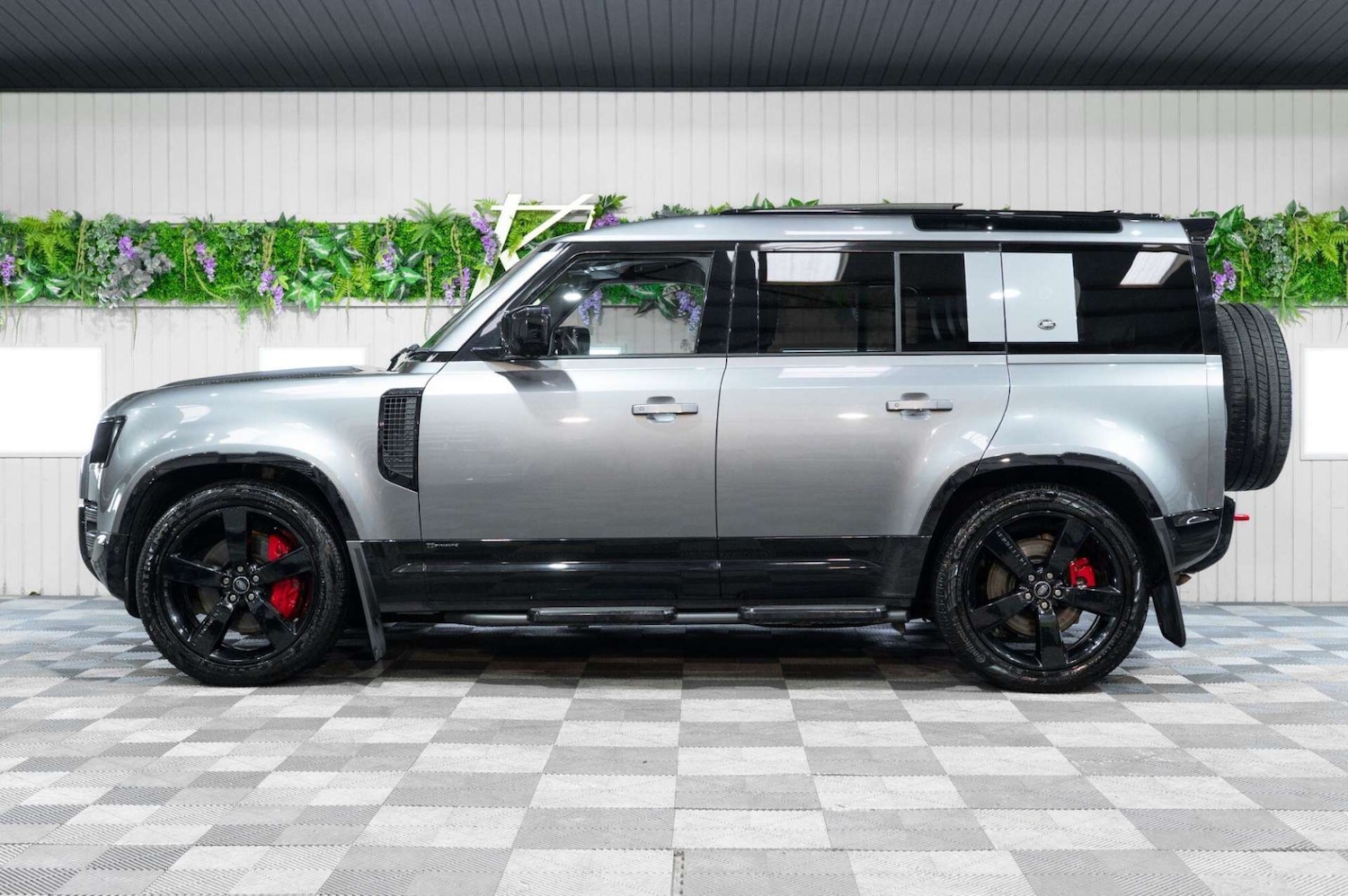 Used Land Rover Defender 2021 for sale - 77460291: Photo 11