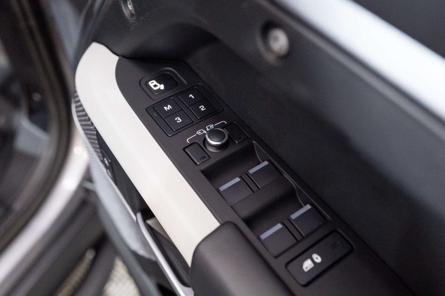 Used Land Rover Defender 2021 for sale - 77460291: Photo 16